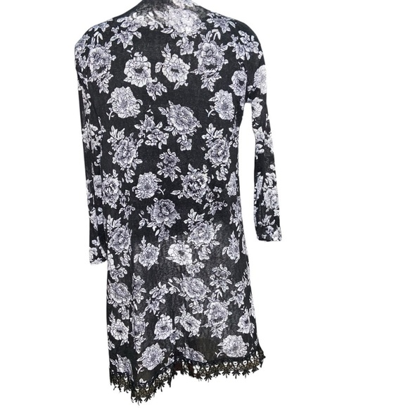 Women’s OneA Long Sweater Size Small Black/White Flowers - Picture 3 of 5